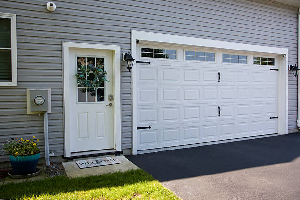 24/7 Emergency Garage Door Panel Replacement experts in Renville County County, MN